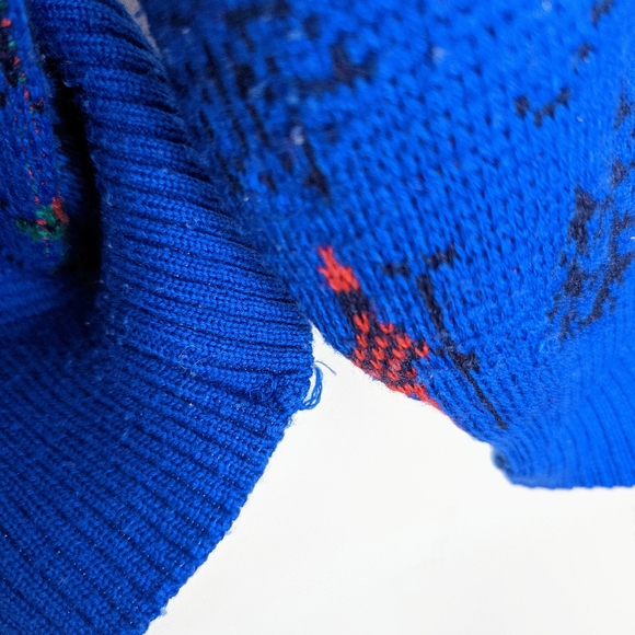 Sweater with skier pattern - Picture 7 of 11